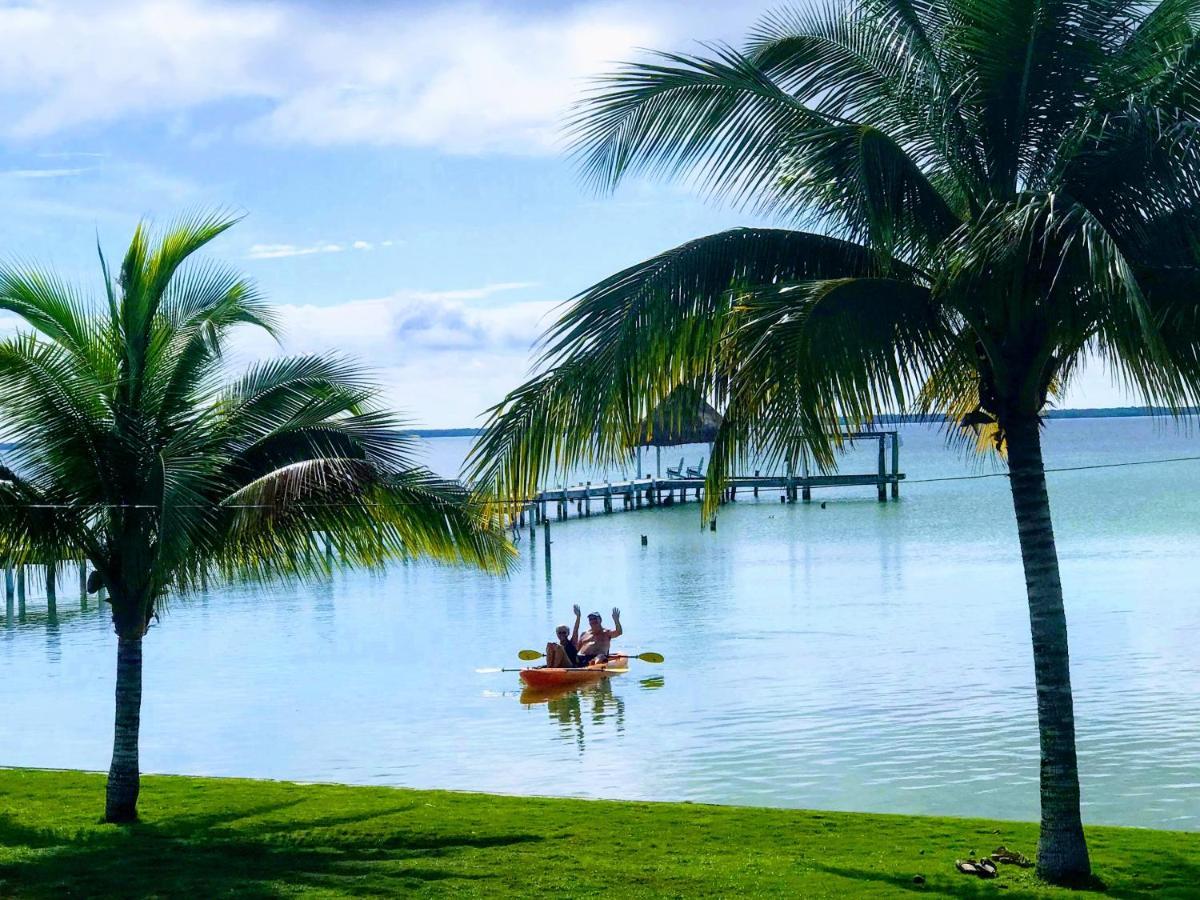 קורוזאל Tilt-Ta-Dock Resort Belize מראה חיצוני תמונה