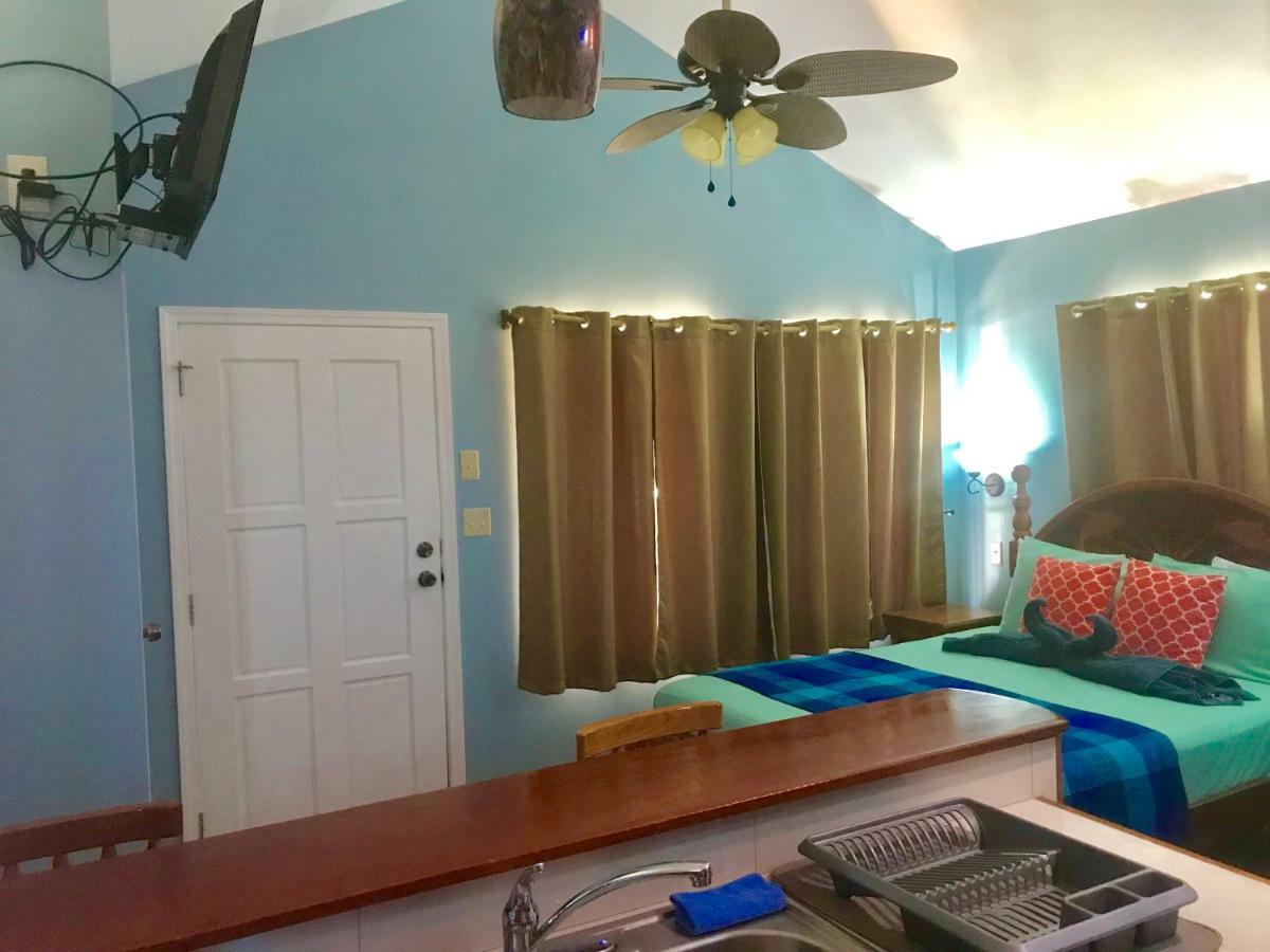 קורוזאל Tilt-Ta-Dock Resort Belize מראה חיצוני תמונה